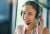 Frau mit Headset