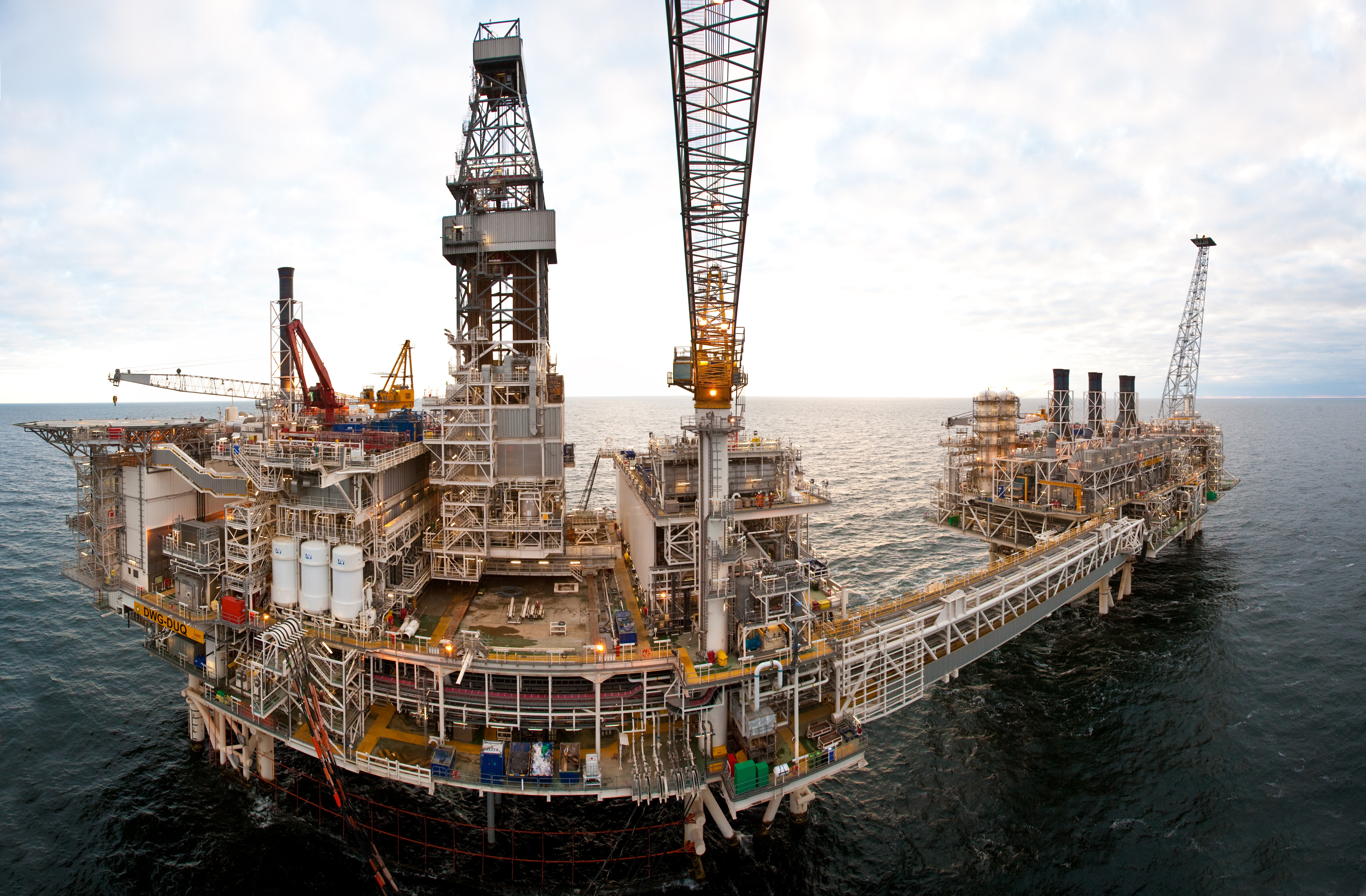 DWG Platform, Caspian Sea, Photo: Stuart Conway/ BP